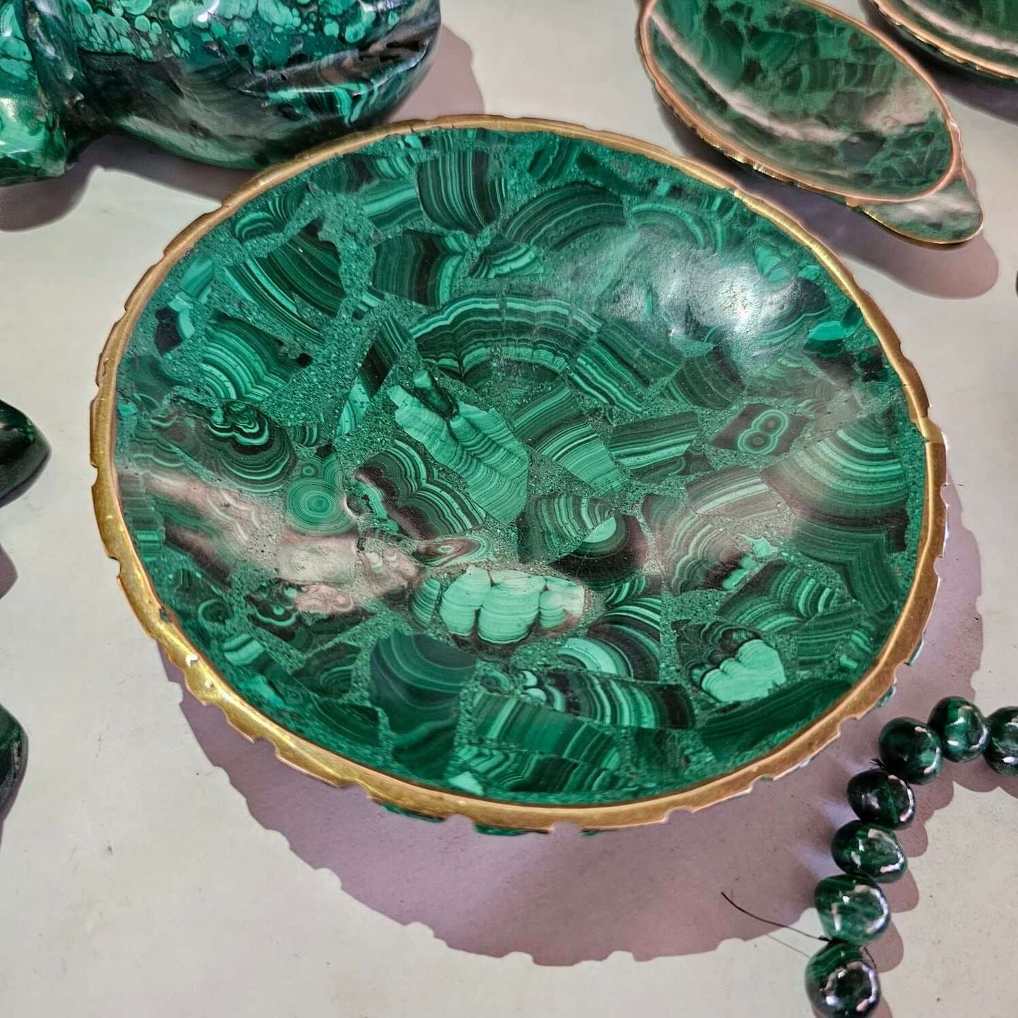 Image of a bowl made from malachite 01