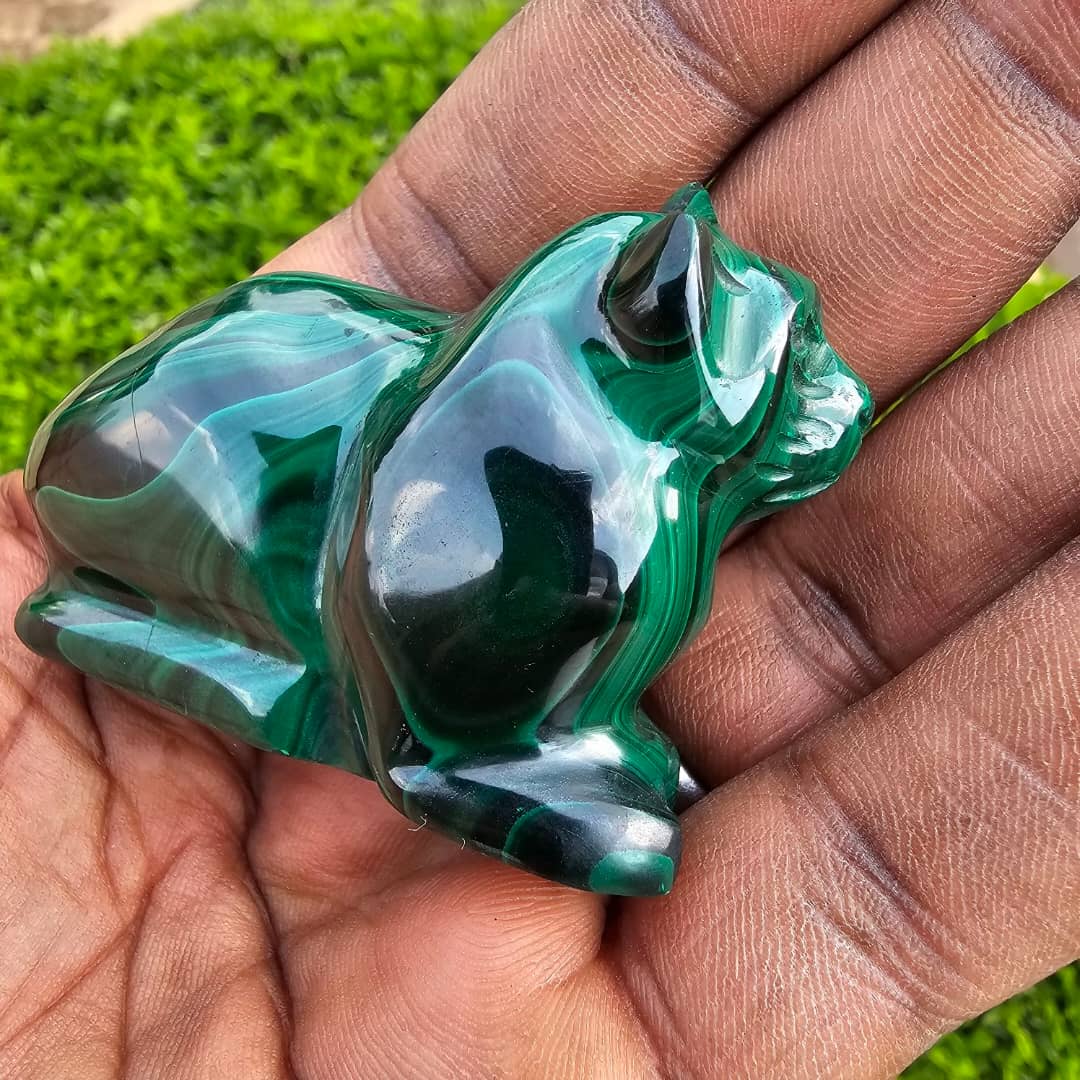 Image of cat made from malachite 02