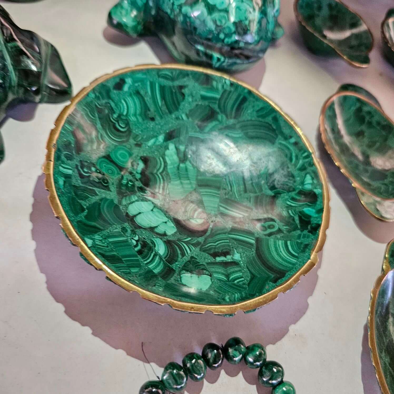 Image of a bowl made from malachite 02